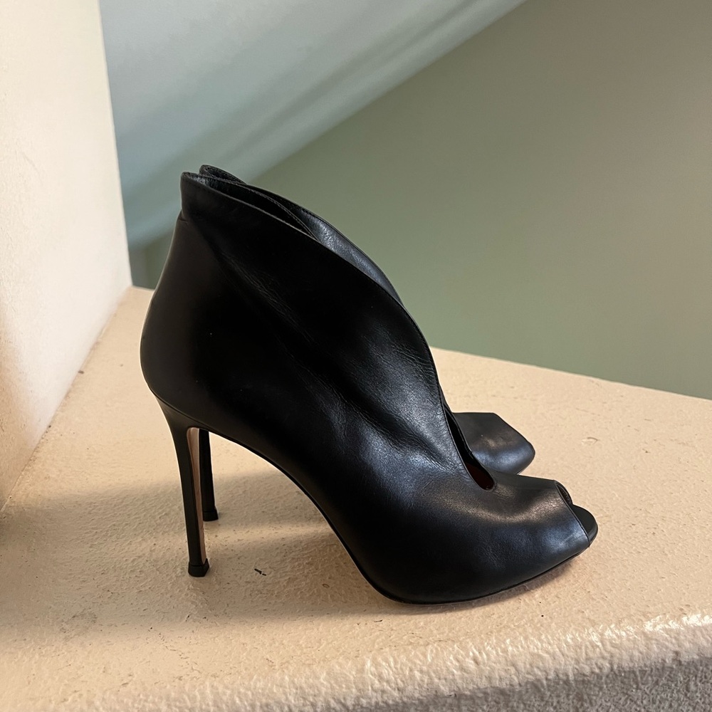 Gianvito Rossi Women's Vamp High Heel Open‎ Toes Black Leather Booties 39.5